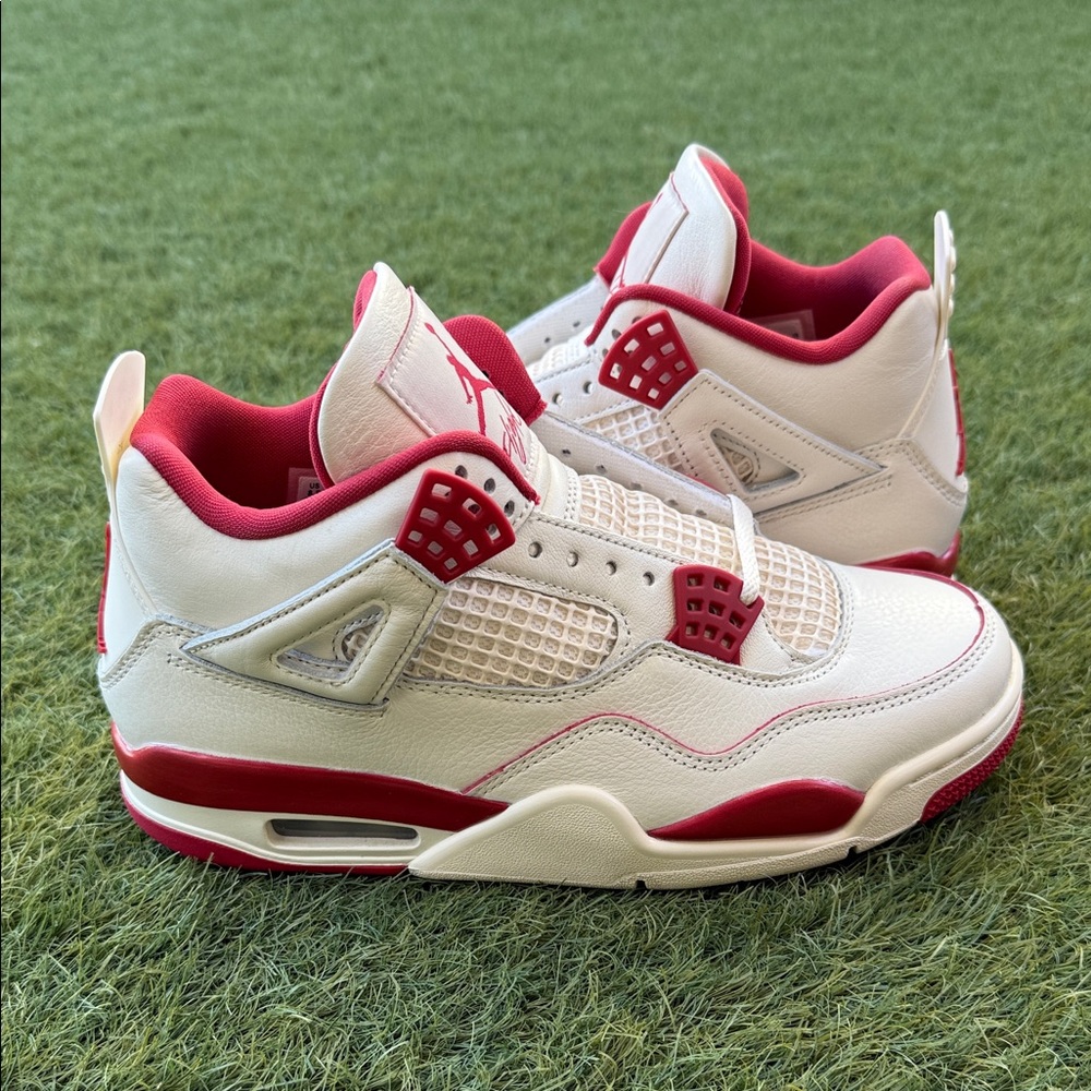 Air Jordan 4 Retro